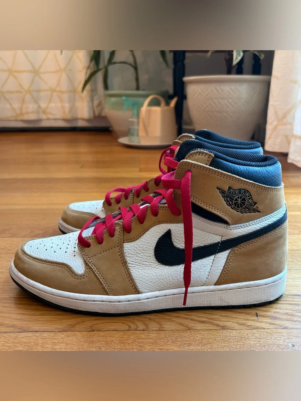 Men’s Jordan 1 High Rookie of the Year! Size 12. Good condition